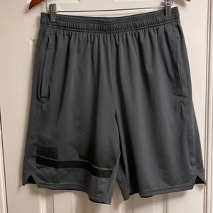 Under Armour Heatgear Men’s Shorts, Size L